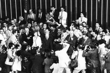 15/01/1985. Credito: Cece/CB/D.A Press. Brasil. Brasilia - DF. Tancredo Neves durante votação do Colegio Eleitoral.  -  (crédito: Cece/CB/D.A Press)