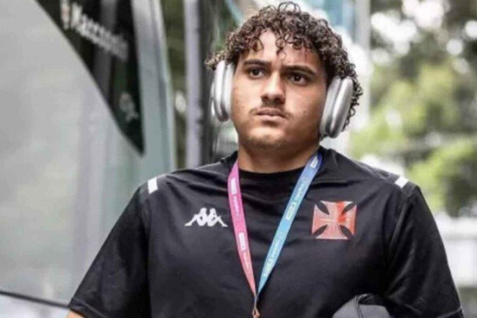 Goleiro Phillipe Gabriel, do Vasco, foi alvo de homofobia e objetos atirados por torcida do Juventus (SP) -  (crédito: Imagem: Vinicius Gentil / Vasco)