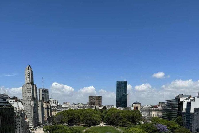 As praças são elementos tradicionais da cidade e estão presentes em todos os cantos