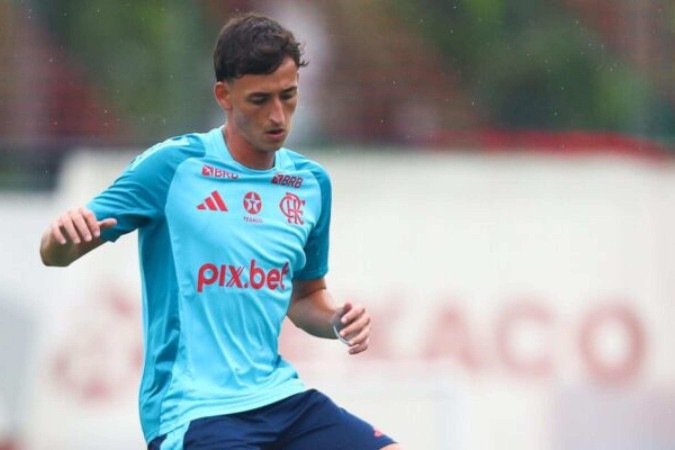 João Carbone pode ganhar chances ao longo de 2025 -  (crédito: Foto: Gilvan de Souza/Flamengo)