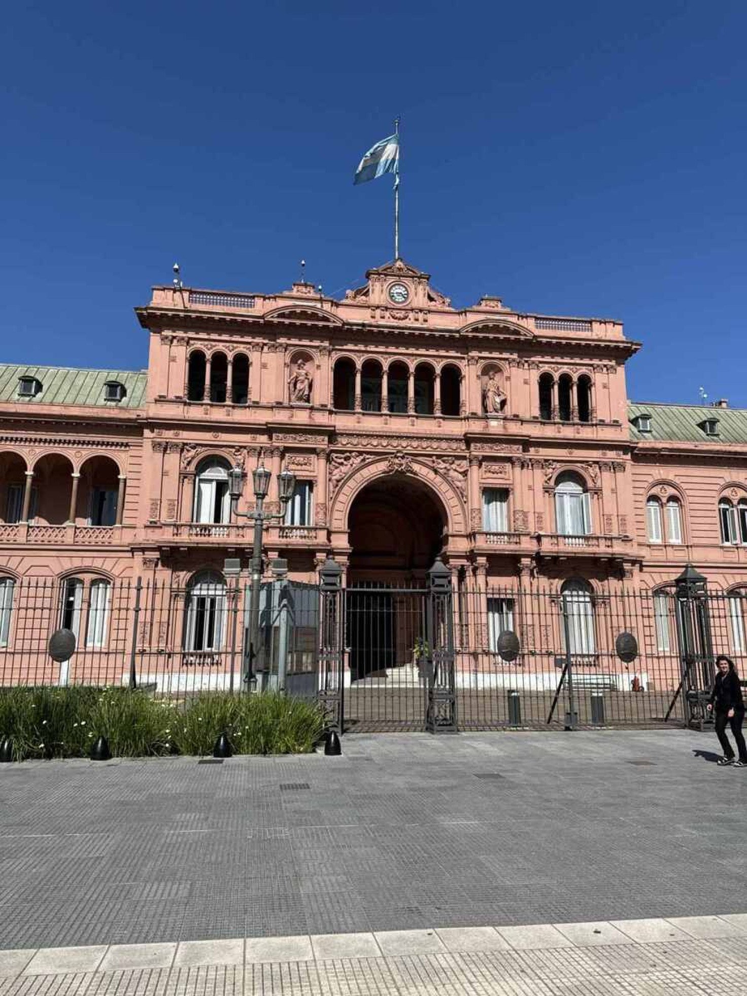 Localizada na Plaza de Mayo, a Casa Rosada é a residência oficial da Presidência argentina