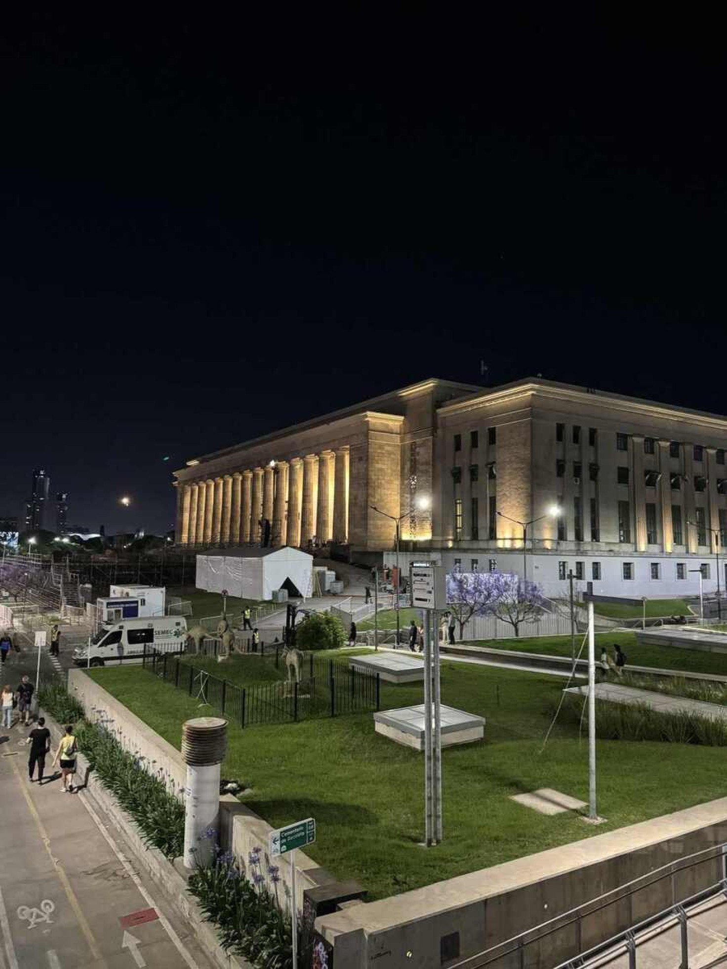 A Faculdade de Direito da Universidade de Buenos Aires chama atenção pela arquitetura