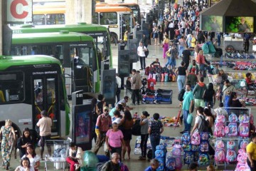  15/01/2025 Credito: Ed Alves/CB/DA.Press. Cidades. Rodoviaria - Ambulantes - Comercio - Onibus.  -  (crédito:  Ed Alves/CB/DA.Press)