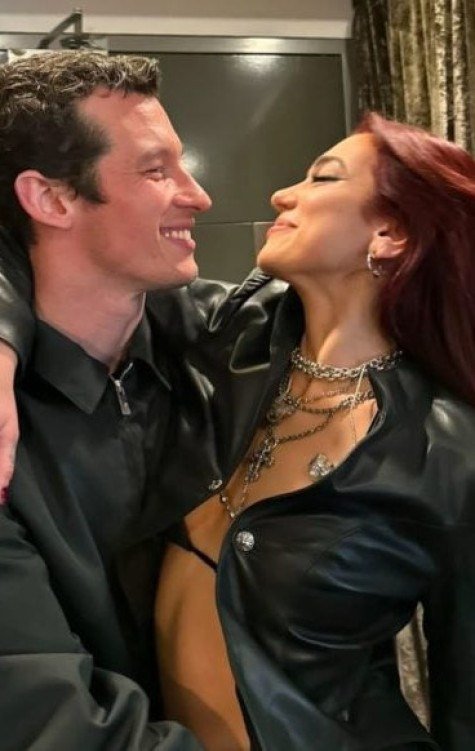 A cantora Dua Lipa e o ator Callum Turner se casaram em uma cerimônia íntima em Londres -  (crédito: reproduÃ§Ã£o/@dualipa)