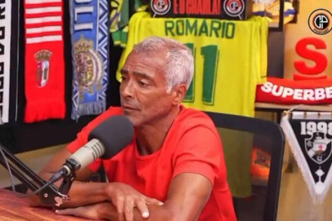 Romário durante participação no 'Charla Podcast' desta terça (14) -  (crédito: Foto: Reprodução)