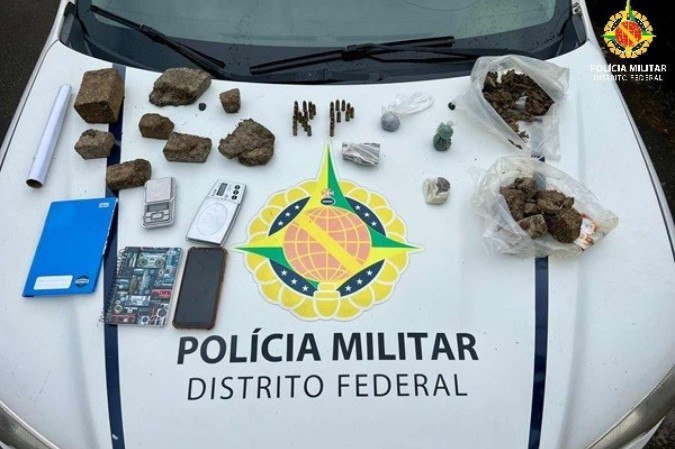 O suspeito foi detido e encaminhado à 33ª Delegacia de Polícia (Santa Maria) para os procedimentos cabíveis - (crédito: Divulgação/PMDF) O suspeito foi detido e encaminhado à 33ª Delegacia de Polícia (Santa Maria) para os procedimentos cabíveis - (crédito: Divulgação/PMDF)