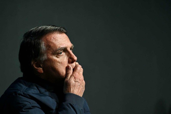 Caso a denúncia seja aceita, Bolsonaro e os outros denunciados deixarão de ser indiciados e passarão a ser réus pela trama golpista -  (crédito: Evaristo Sa / AFP)