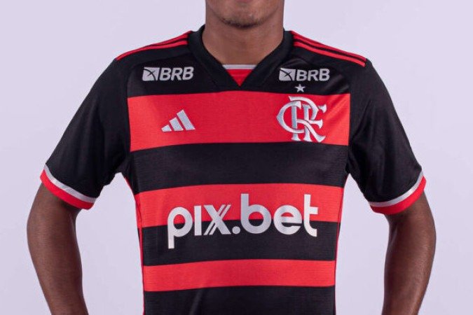 FABIANO - Cumpriu bem o seu papel. Fez cortes importantes e ajudou na proteção à frente da zaga. Porém, levou um cartão amarelo na reta final do primeiro tempo e jogou a segunda etapa pendurado. Dessa maneira, acabou sendo substituído por João Alves. NOTA 7,5 - Foto: Paula Reis / Flamengo