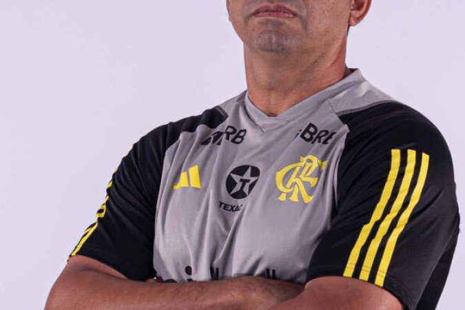 TÃ??C: CLÃ??BER DOS SANTOS - A equipe mostrou, mais uma vez, a falta de entrosamento e criatividade, principalmente no primeiro tempo. ApÃ?Â³s alguns ajustes no intervalo, o time cresceu de rendimento, chegou ao primeiro gol, mas deixou escapar a vitÃ?Â³ria novamente. Dois jogos sem vencer no Carioca. NOTA 5,5 - Foto: Paula Reis / Flamengo