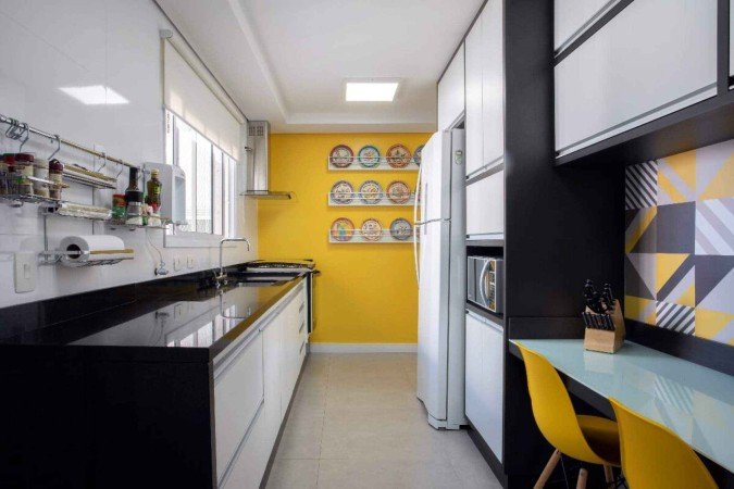 O Feng Shui pode ajudar a equilibrar as energias da cozinha e atrair boas vibrações (Projeto: Studio Cris Paola | Imagem: Hamilton Penna) - (crédito: EdiCase) O Feng Shui pode ajudar a equilibrar as energias da cozinha e atrair boas vibrações (Projeto: Studio Cris Paola | Imagem: Hamilton Penna) - (crédito: EdiCase)