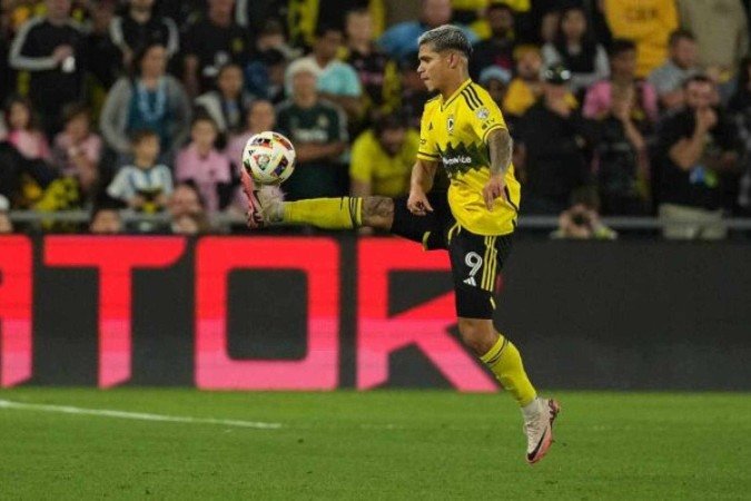 COLUMBUS, OHIO - OCTOBER 02: Cucho Hernandez #9 of the Columbus Crew controls the ball during the match against Inter Miami CF at Lower.com Field on October 02, 2024 in Columbus, Ohio. (Photo by Jason Mowry/Getty Images)
- (crédito: Getty Images) COLUMBUS, OHIO - OCTOBER 02: Cucho Hernandez #9 of the Columbus Crew controls the ball during the match against Inter Miami CF at Lower.com Field on October 02, 2024 in Columbus, Ohio. (Photo by Jason Mowry/Getty Images)
- (crédito: Getty Images)