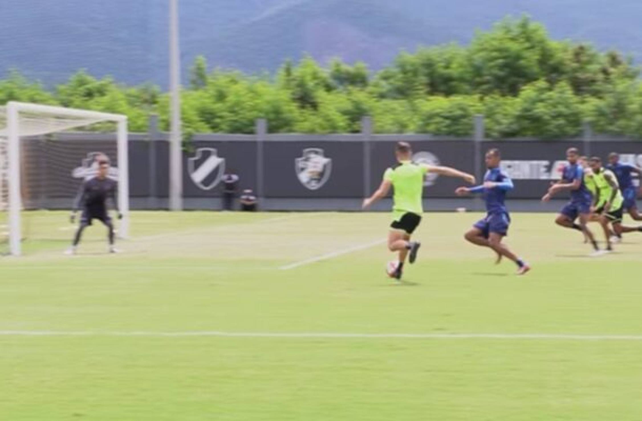 Vasco vence Olaria em jogo-treino; veja os gols