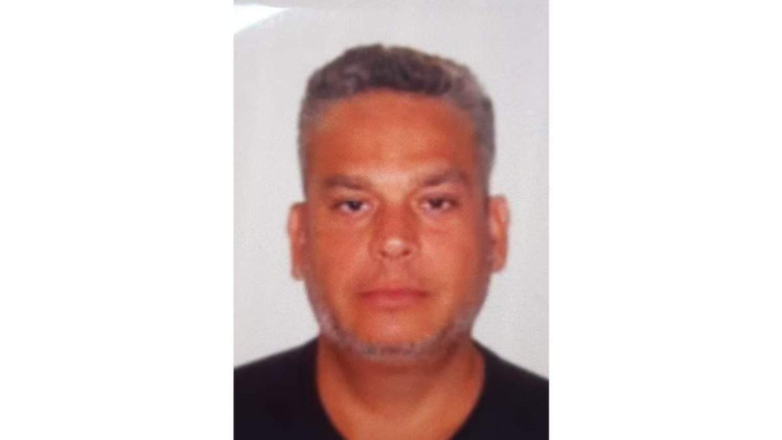 Delegado atira na mulher e na empregada, e  invade hospital