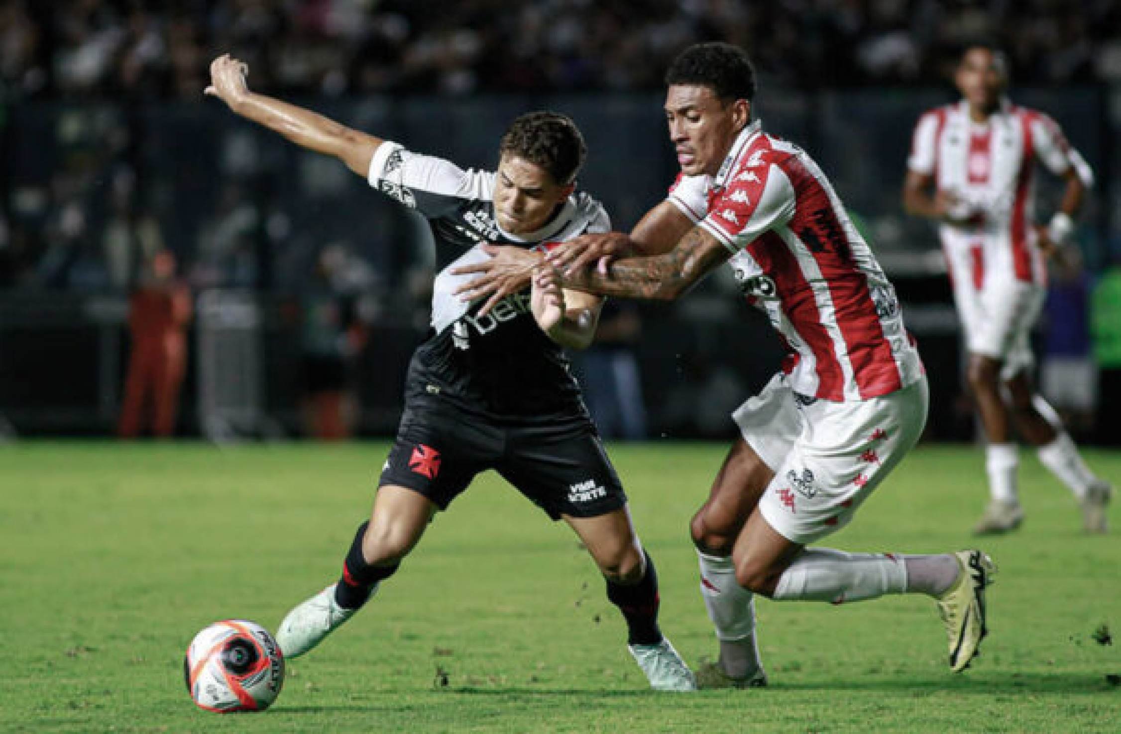 Paulo Ricardo aproveita chances e é destaque no Vasco