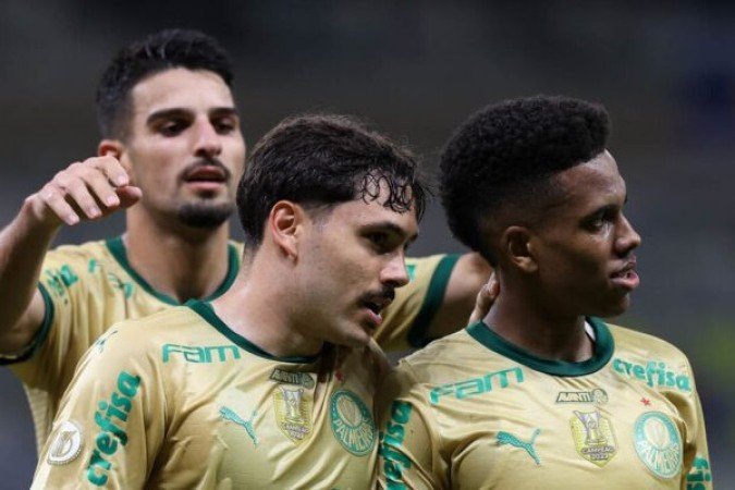 A partida terá transmissão da Cazé TV (no YouTube), UOL Play, Nosso Futebol e Zapping TV. Veja a seguir estatísticas, histórico do confronto, odds e outros detalhes do duelo. Foto: Cesar Greco/Palmeiras