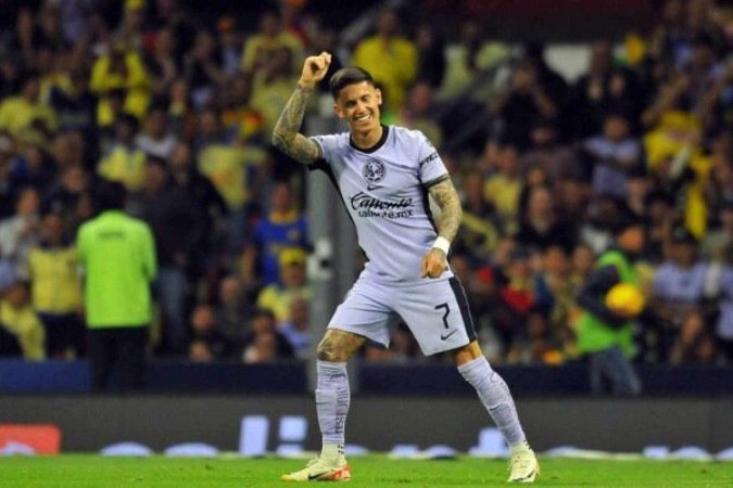 America's Brian Rodriguez celebrates scoring his team's second goal during the 2024 Mexican Clausura football tournament match between America and San Luis at the Azteca stadium in Mexico City on March 29, 2024. (Photo by AFP) (Photo by -/AFP via Getty Images)
- (crédito: AFP via Getty Images) America's Brian Rodriguez celebrates scoring his team's second goal during the 2024 Mexican Clausura football tournament match between America and San Luis at the Azteca stadium in Mexico City on March 29, 2024. (Photo by AFP) (Photo by -/AFP via Getty Images)
- (crédito: AFP via Getty Images)