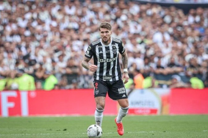 LYANCO - Esteve entre os dois extremos da partida. Afinal, ficou pilhado com o clima quente do clássico, mas apareceu bem para fazer desarmes importantes. NOTA: 7,0 - FOTO: Pedro Souza / Atlético