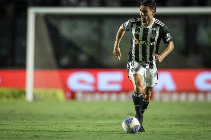 JÃ?NIOR ALONSO - Teve um vacilo em um lance que nÃ£o conseguiu marcar Eduardo e quase saiu gol do Cruzeiro, mas nÃ£o se abalou e fez um restante de partida segura. NOTA: 6,0 - FOTO: Pedro Souza / AtlÃ©tico