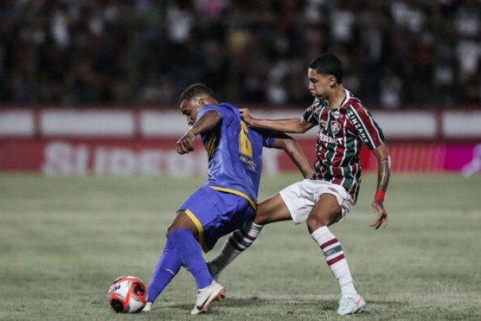 ISAQUE - Com habilidade, buscou jogo no meio de campo e ataque, com ótimos passes e também finalizações. - Nota: 7,0 - Foto: LUCAS MERÇON / FLUMINENSE F.C.