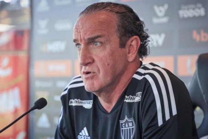 CUCA - Em sua primeira partida à frente do Galo na temporada, pouco rodou o elenco. Por conta do clássico, apostou muito nos seus 11 iniciais e fez poucos testes. Contudo, viu seu time ter pouca inspiração ofensiva e muitas vezes ser salvo por Everson. Terá bastante trabalho. NOTA: 6,0 - FOTO: Pedro Souza / Atlético