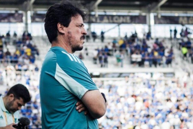 FERNANDO DINIZ -  Mesmo com time reserva, montou um Cruzeiro que dominou a partida. O placar de 1 a 0 ficou barato - Nota 7,0 - Foto: Gustavo Aleixo / Cruzeiro