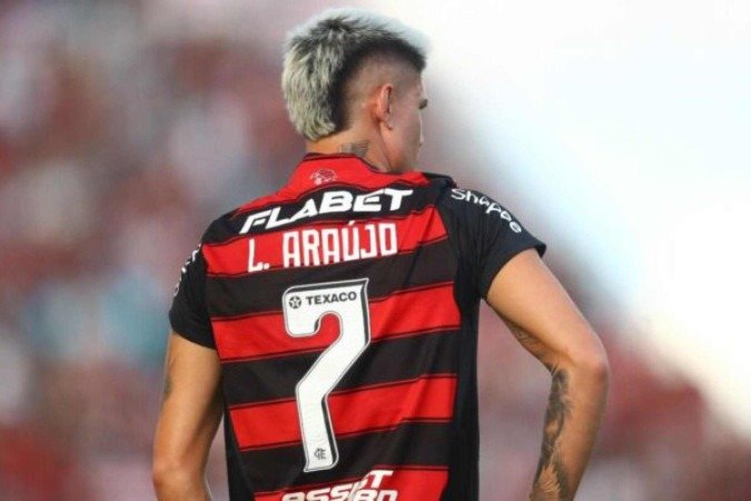 Luiz Araújo em amistoso contra o São Paulo, no último domingo - (crédito: Foto: Gilvan de Souza / CRF) Luiz Araújo em amistoso contra o São Paulo, no último domingo - (crédito: Foto: Gilvan de Souza / CRF)