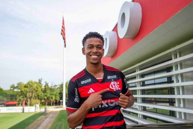 Morte da mãe impactou desempenho de Carlinhos na temporada ada pelo Fla - (crédito: Marcelo Cortes/CRF) Morte da mãe impactou desempenho de Carlinhos na temporada ada pelo Fla - (crédito: Marcelo Cortes/CRF)