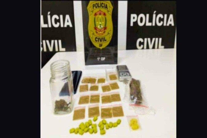Diversas drogas de ecstasy, haxixe, maconha entre outras foram encontradas - (crédito: Foto: Reprodução PCDF) Diversas drogas de ecstasy, haxixe, maconha entre outras foram encontradas - (crédito: Foto: Reprodução PCDF)