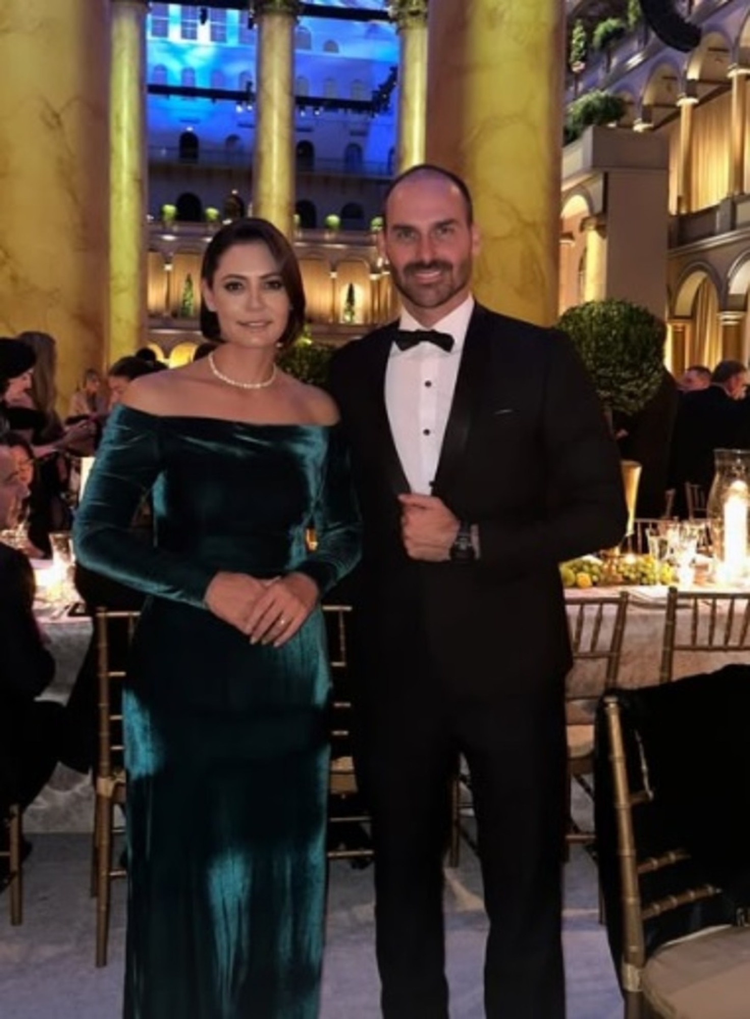 Michelle Bolsonaro e Eduardo Bolsonaro no jantar de gala de Donald Trump 