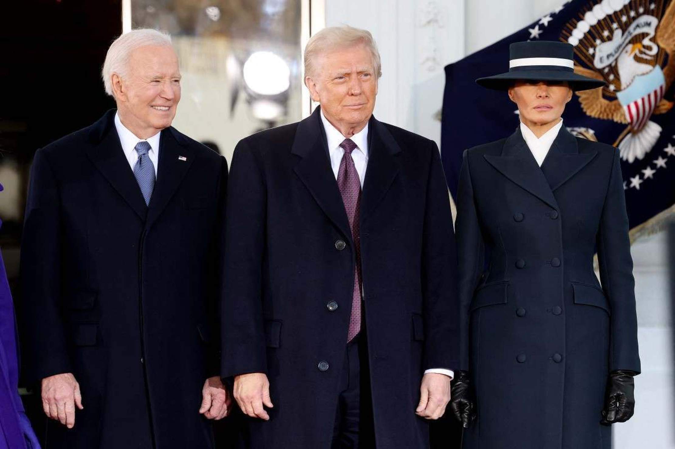 Joe Biden e Donald Trump se encontram na Casa Branca            