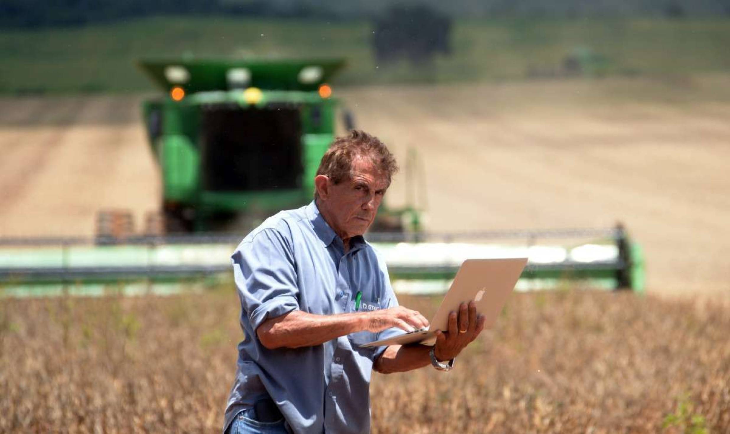  21/01/2025 Credito: Ed Alves/CB/DA.Press. Cidades. Agricultura 4.0.  Tecnologias no campo. Colheitadeiras.  Na foto, Helio Dal Bello. 