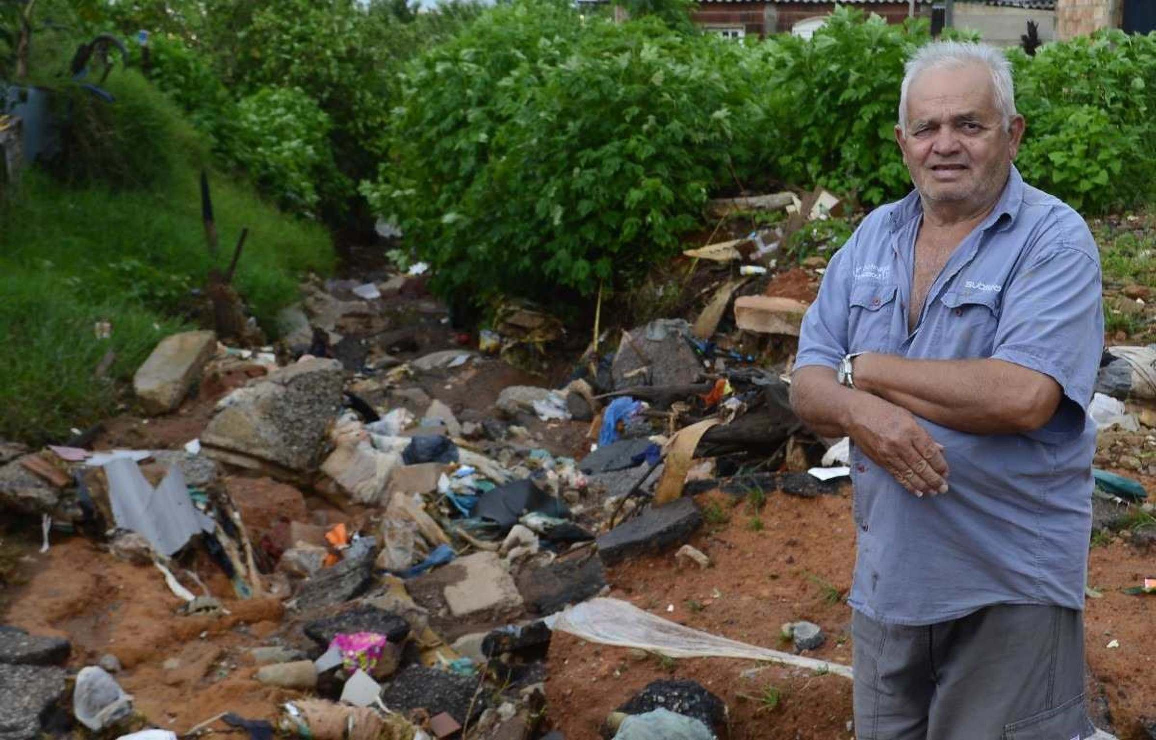 21/01/2025 Crédito: Marcelo Ferreira/CB/D.A Press. Brasil. Brasília - DF - Estragos das chuvas no Setor Habitacional Sol Nascente a chuva faz estragos nas pistas. Osvaldo da Silva.