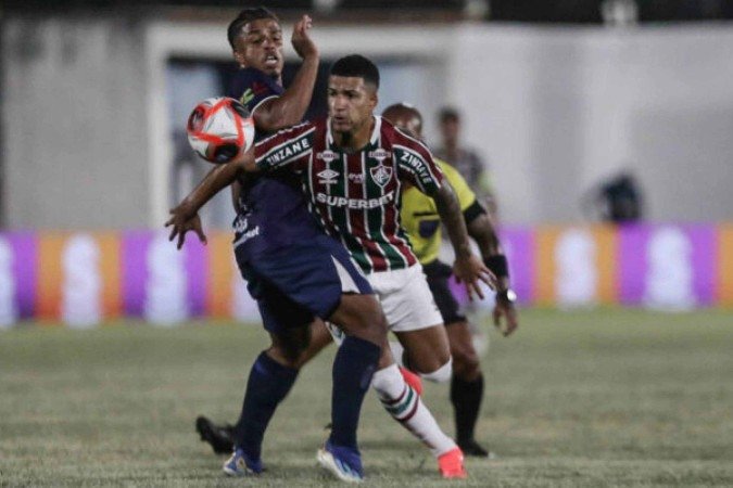 Duelo entre jogadores em Fluminense x Maricá - (crédito: Foto: Lucas Merçon/Fluminense) Duelo entre jogadores em Fluminense x Maricá - (crédito: Foto: Lucas Merçon/Fluminense)