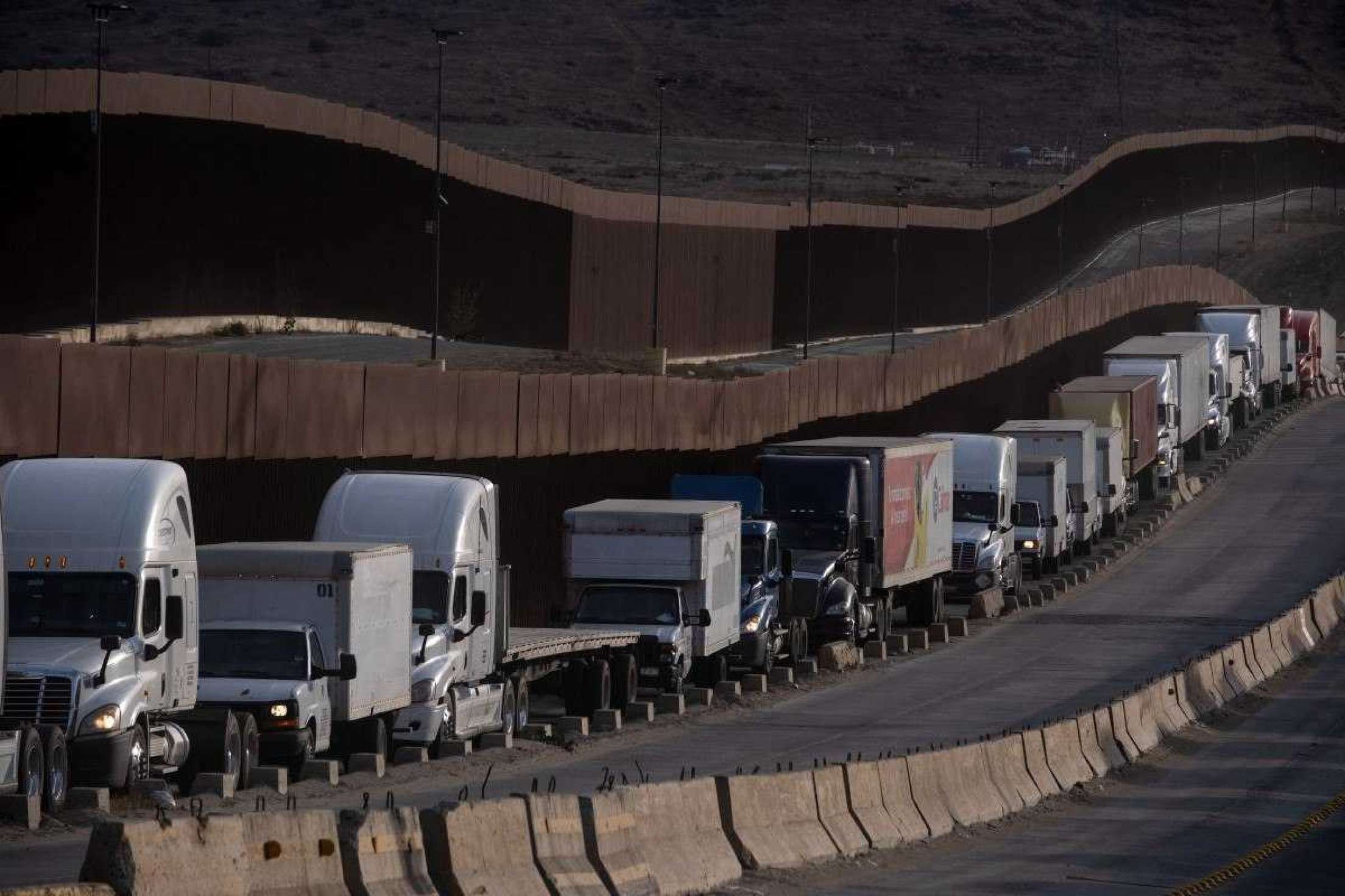 DER libera a circulação de caminhões na BR-463 no sentido São Sebastião