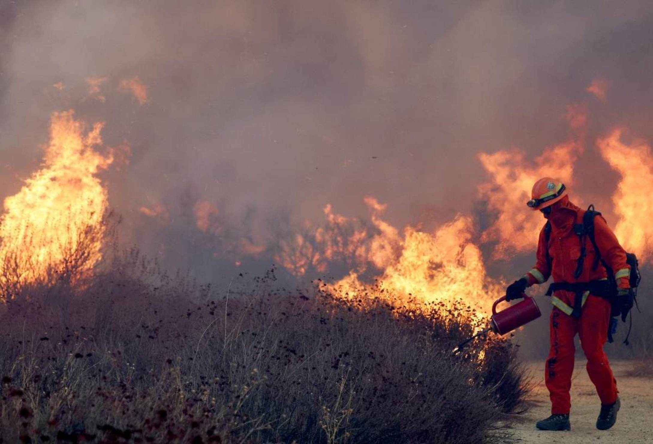 Novos incêndios registrados nesta quarta-feira (22/1) em Los Angeles, levaram autoridades a ordenar a saída de 19 mil pessoas       