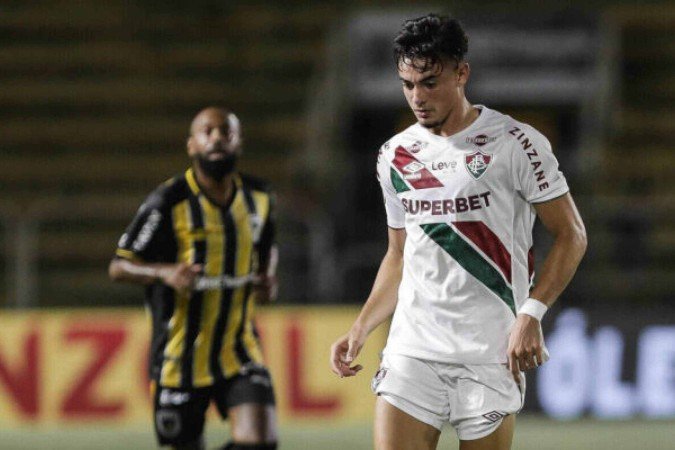 Felipe Andrade (número 13) está de saída do Fluminense -  (crédito:  Lucas Mercon)