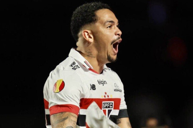 LUCIANO - Apareceu bem no lance do gol e mostrou o seu valor em meio a disputa por posição. Poderia ter aproveitado melhor as outras oportunidades que teve, mas mostrou o seu valor. Nota: 7 - Foto: Divulgação/São Paulo