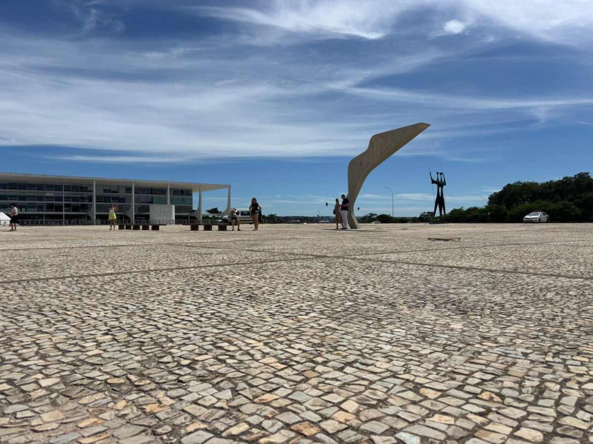 Finalizada restauração das pedras portuguesas da Praça dos Três Poderes