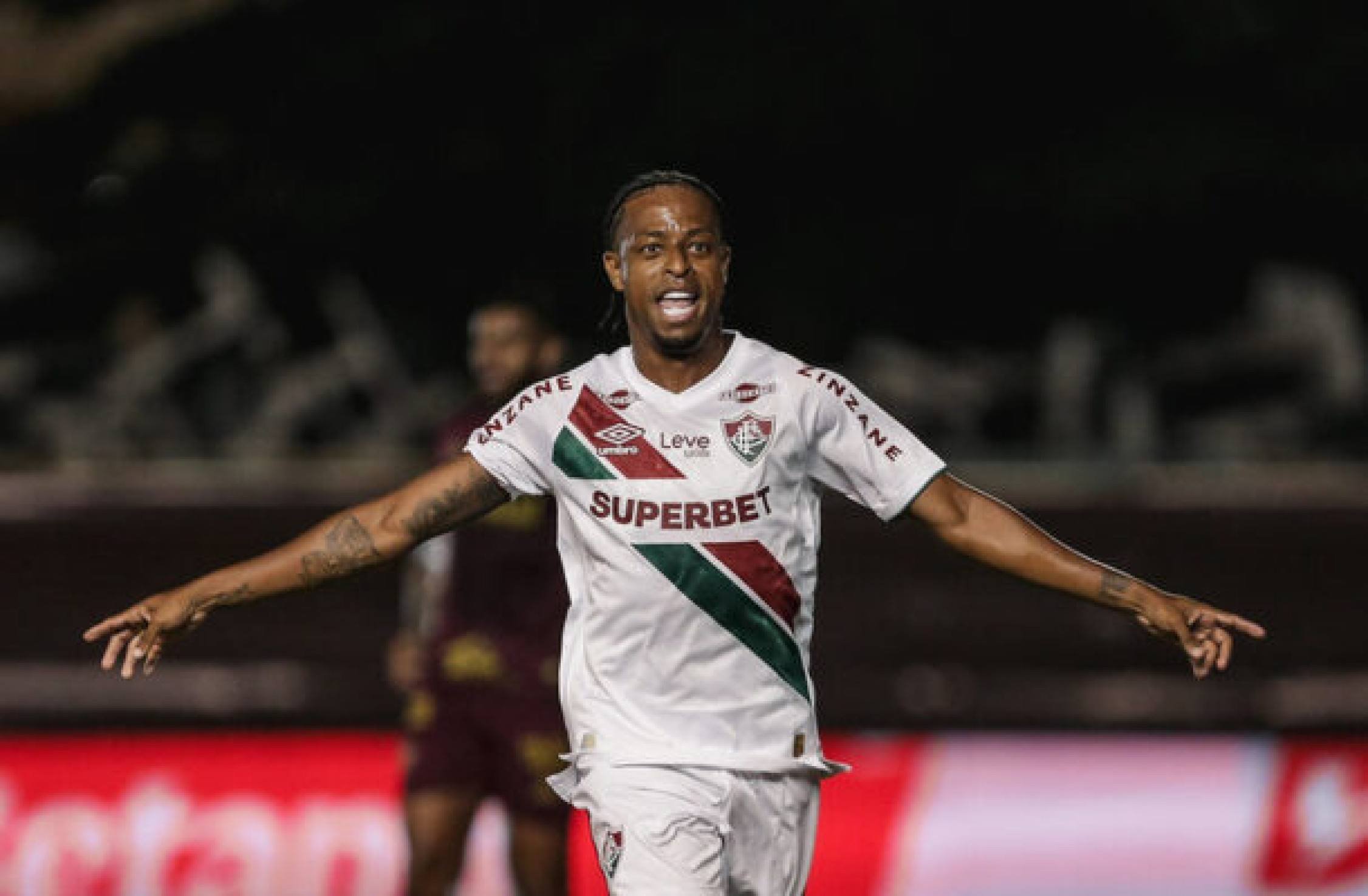 Keno revela brincadeira de Mano no Fluminense: ‘Falou que aumentaria meu contrato’