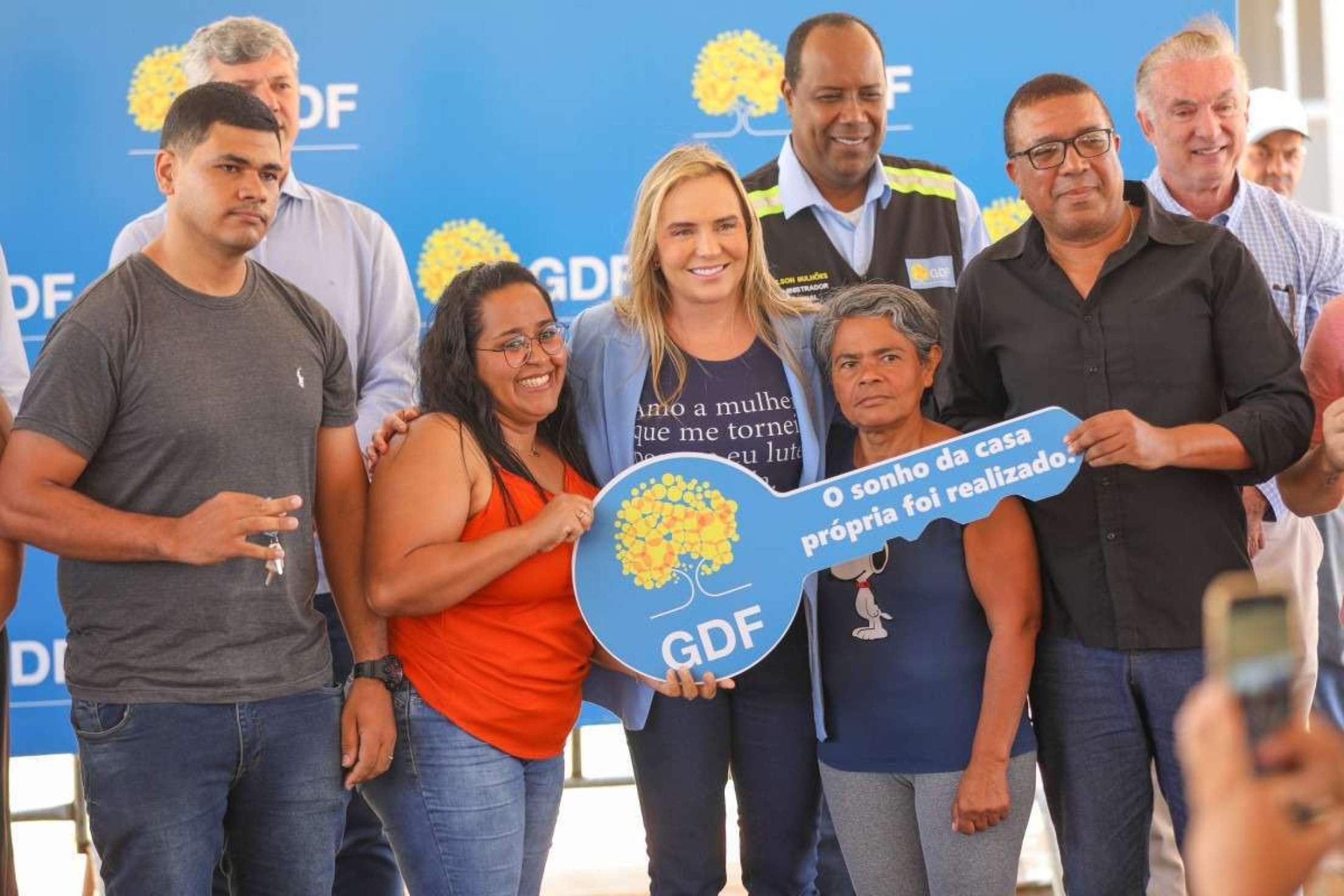 Celina Leão entrega 200 novos apartamentos no Itapoã Parque