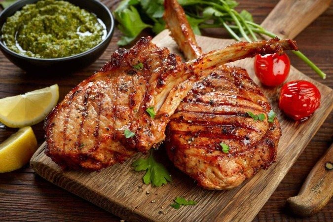 Bisteca de porco caramelizada (Imagem: MaraZe | Shutterstock) -  (crédito: EdiCase)