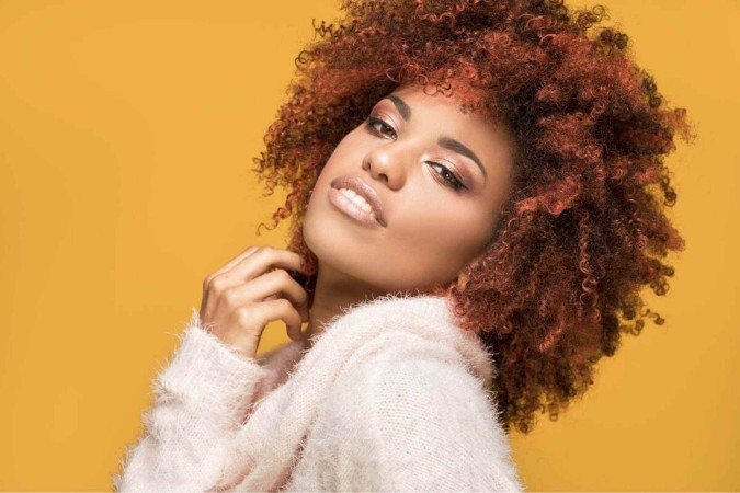 Cores que valorizam a harmonia com o tom de pele e realçam a beleza individual estarão em alta (Imagem: NeonShot | Shutterstock) - (crédito: EdiCase) Cores que valorizam a harmonia com o tom de pele e realçam a beleza individual estarão em alta (Imagem: NeonShot | Shutterstock) - (crédito: EdiCase)