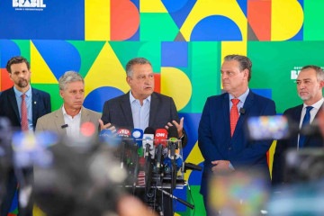 Rui Costa, após a reunião no Palácio do Planalto: 'Não se justifica estarmos com os preços maiores do que o patamar internacional'
 -  (crédito: Wallisson Breno / PR)