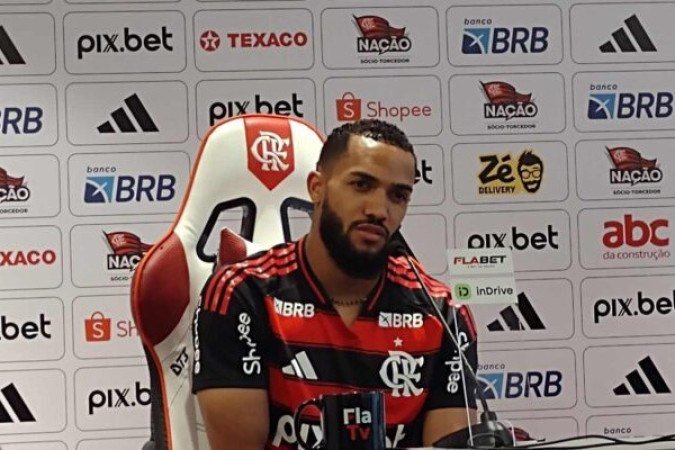 JUNINHO - Foi participativo, tentou aparecer para buscar o jogo e teve uma chance, mas sem muito perigo. NOTA: 6,0 - Foto: Divulgação/Flamengo