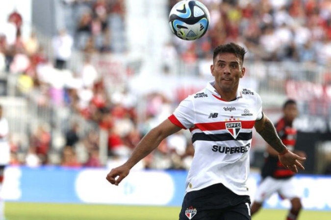 ENZO DÍAZ  - Fez boa marcação em cima dos jogadores que caíram pelo seu setor, principalmente Yuri Alberto. NOTA 6,0. Foto:  Rubens Chiri/Sao paulo fc