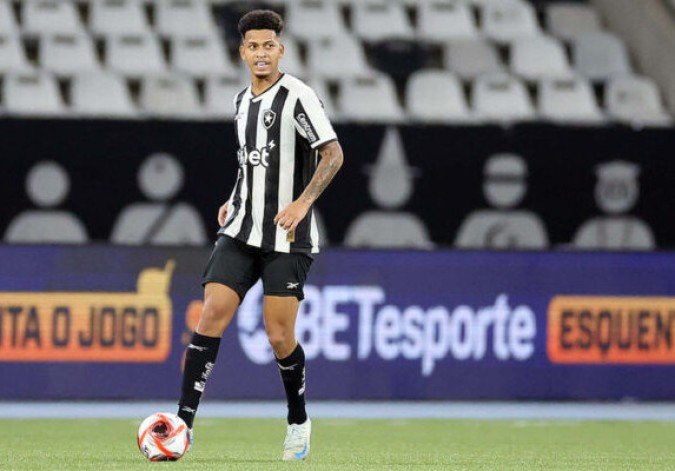 KAWAN - Entrou para manter a consistência na retaguarda alvinegra e, com bom posicionamento, deu conta do recado. NOTA 6,0 - Foto: Vitor Silva/ Botafogo