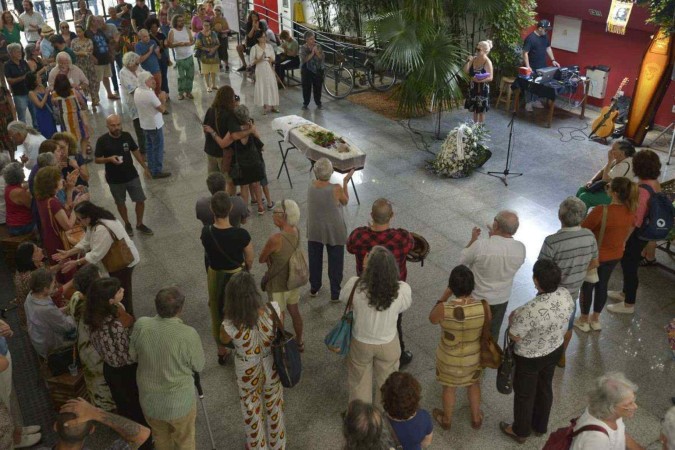 Velório do poeta Vicente Sá foi realizado no Espaço Cultural Renato Russo (508 Sul), ontem -  (crédito:  Carlos Vieira/CB Press)