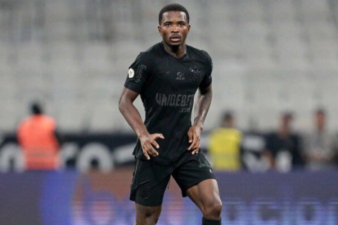 CACÁ  -  Quando foi ao ataque, quase fez um gol de cabeça no primeiro tempo. Mas cometeu erros defensivos, mostrando-se inseguro em alguns momentos. NOTA 6,0.   Foto: Rodrigo Coca/Agência Corinthians  