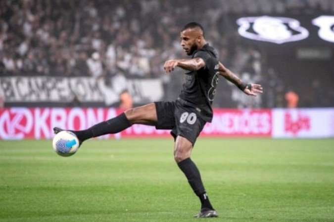 ALEX SANTANA - Levou amarelo com 15 segundos em falta sobre Lucas Lima.  Com isso, ficou pendurado e o São Paulo jogou muito pelo seu setor, o que fez de Alex um alvo fácil na marcação. Saiu no intervalo para a entrada de Martínez. NOTA 5,5. Foto: Divulgação Sg. Corinthians 