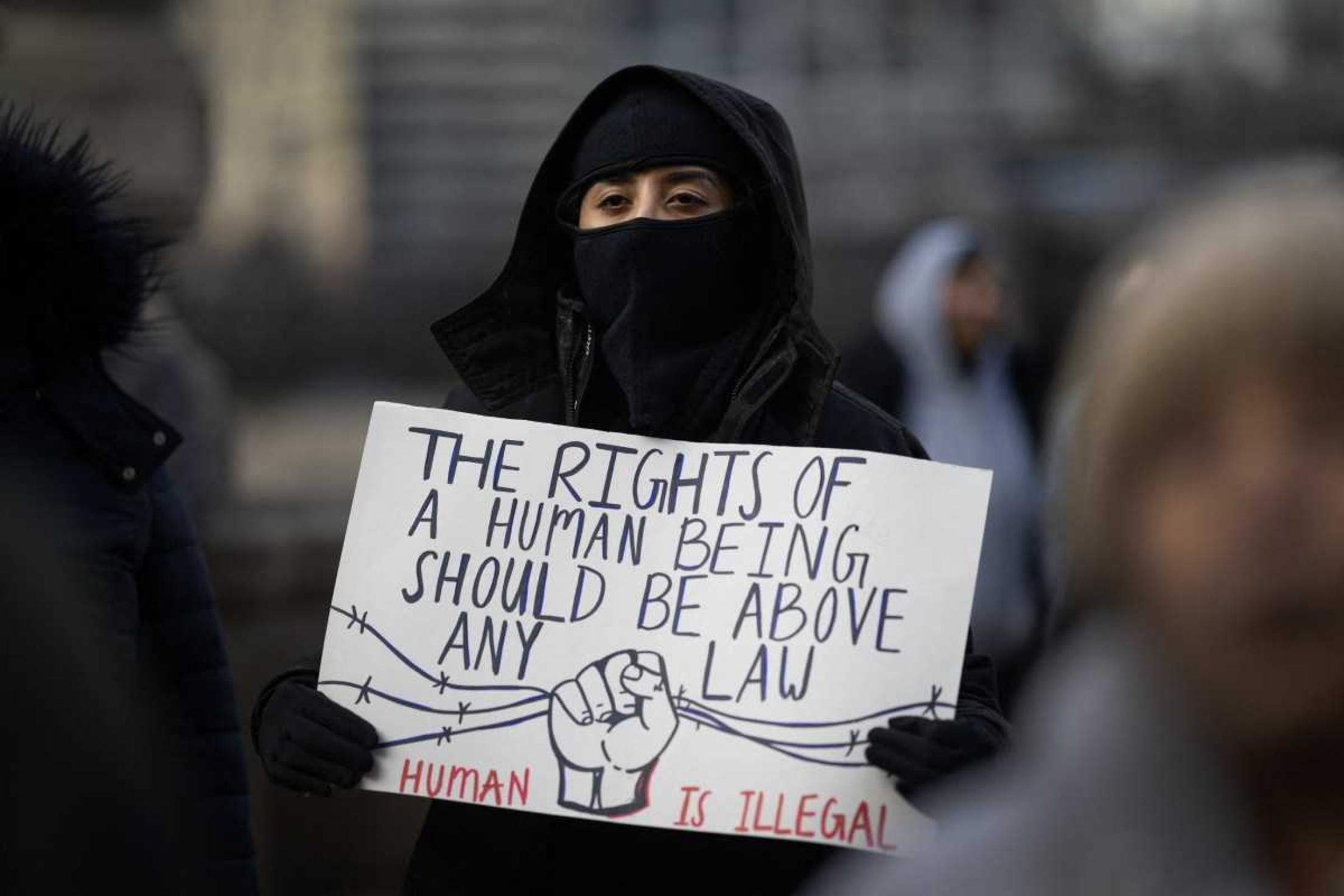  CHICAGO, ILLINOIS - JANUARY 25: Demonstrators protest the agenda of President Trump during a rally near the Trump Tower on January 25, 2025 in Chicago, Illinois. A coalition of activist groups, including those supporting Palestine, immigrant rights, LGBTQ rights and womens rights gathered along the Magnificent Mile before marching down Michigan Avenue to their destination near Trump Tower.   Scott Olson/Getty Images/AFP (Photo by SCOTT OLSON / GETTY IMAGES NORTH AMERICA / Getty Images via AFP)       